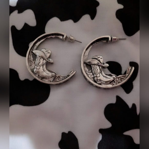 Western Charm Silver Boot Earrings - Picture 3 of 8